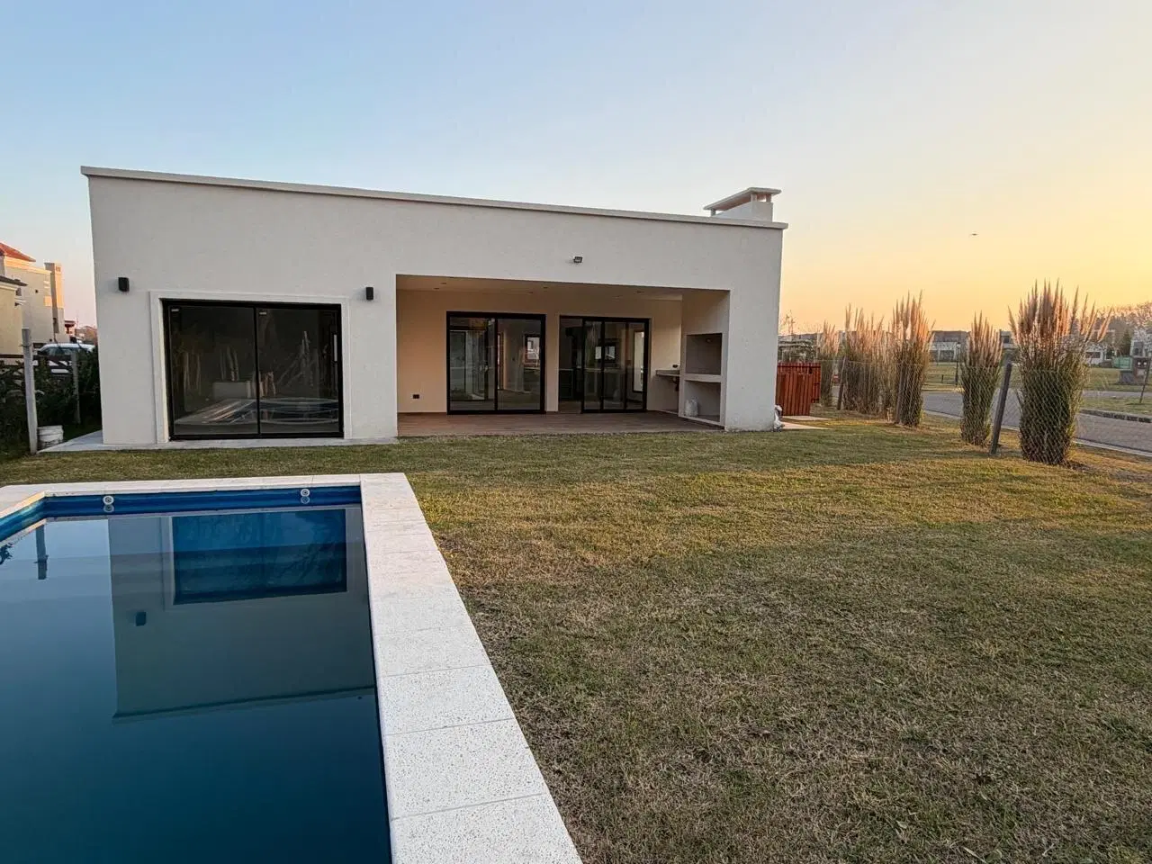 Alquiler Casa Barrio Privado San Pablo con Pileta a estrenar 3