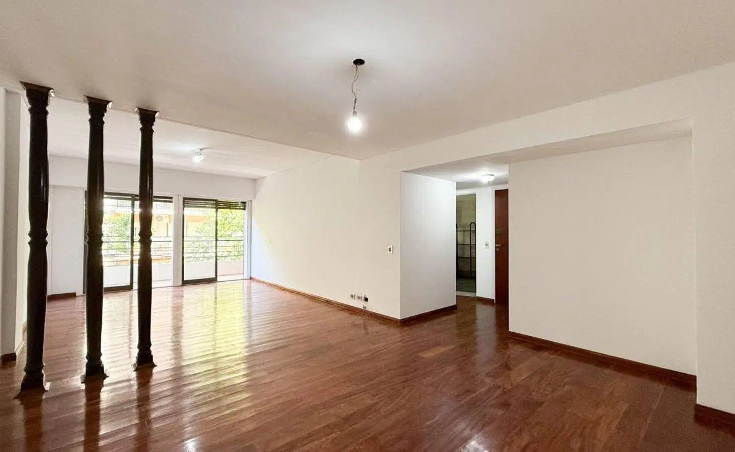 Departamento Piso - 4 Ambientes más dependencia - 2 cocheras - Venta - Caballito 2