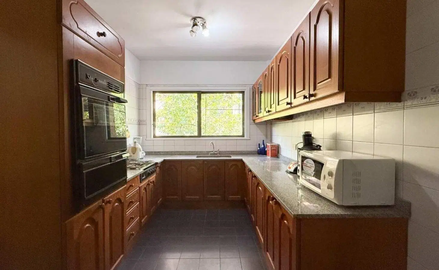 Departamento Piso - 4 Ambientes más dependencia - 2 cocheras - Venta - Caballito 3
