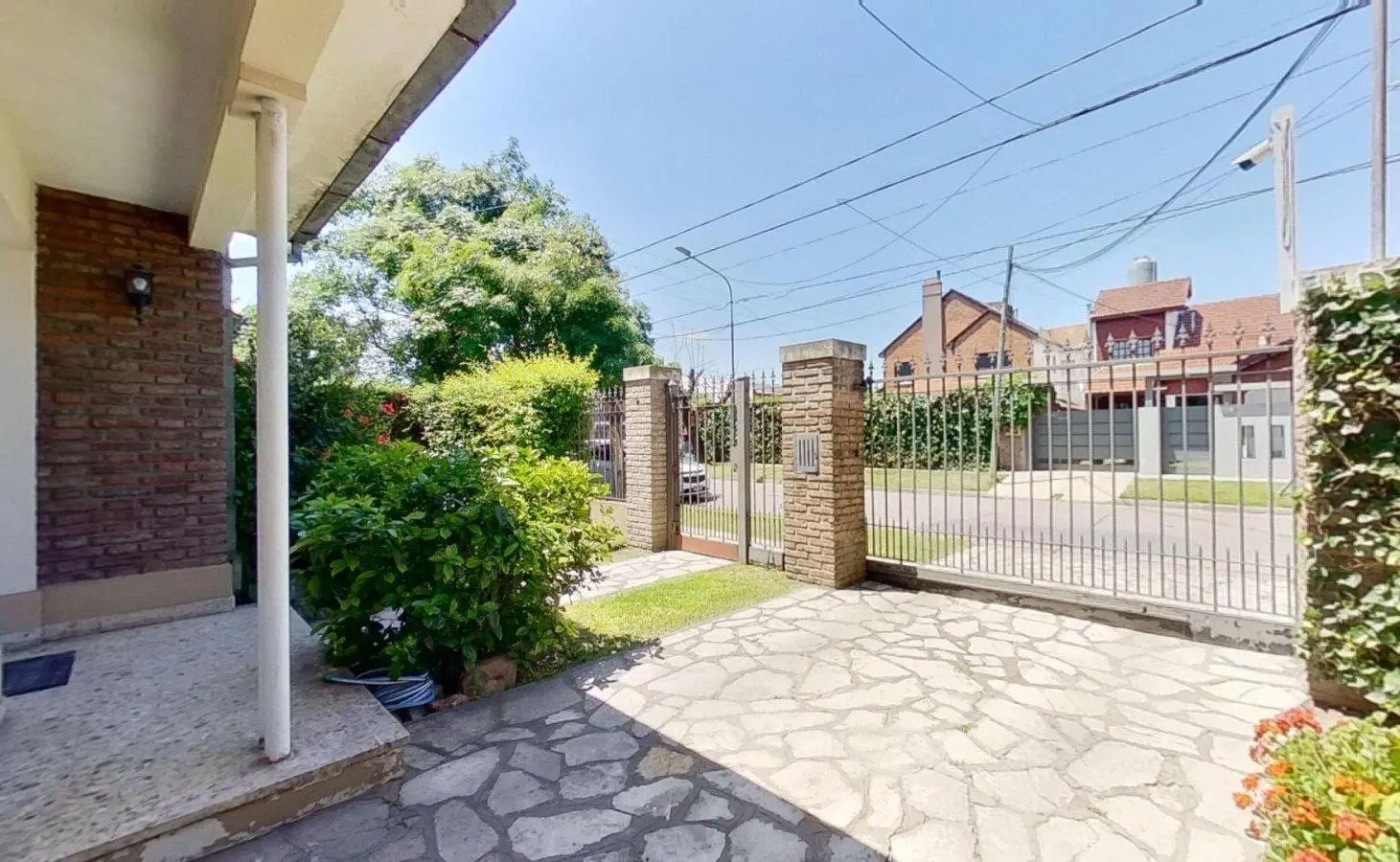 Venta casa 5 ambientes Hurlingham centro Parque Johnston 5