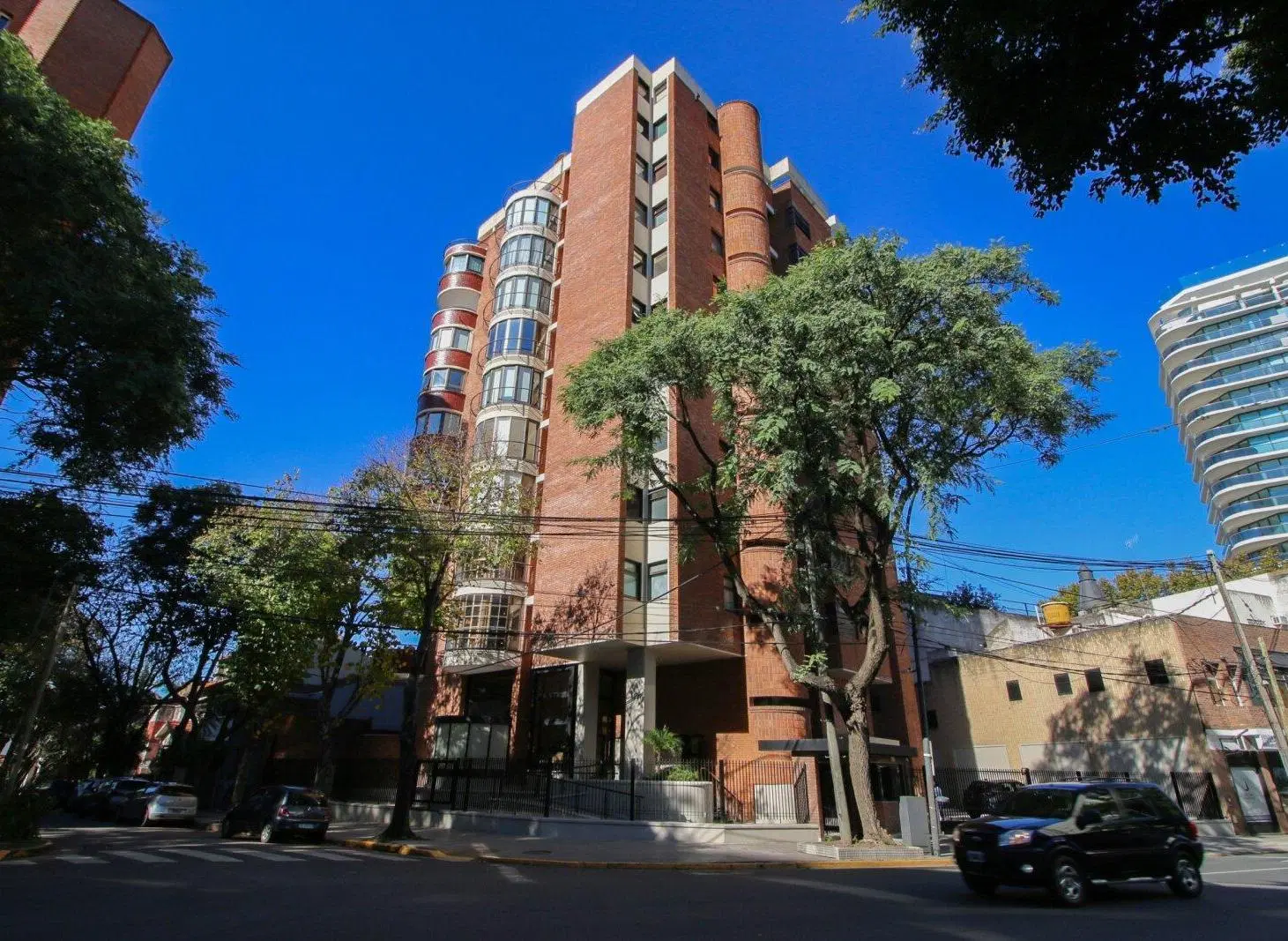 VENTA PISO DE CATEGORIA 6 AMB 2 COCHERAS LA LUCILA 3