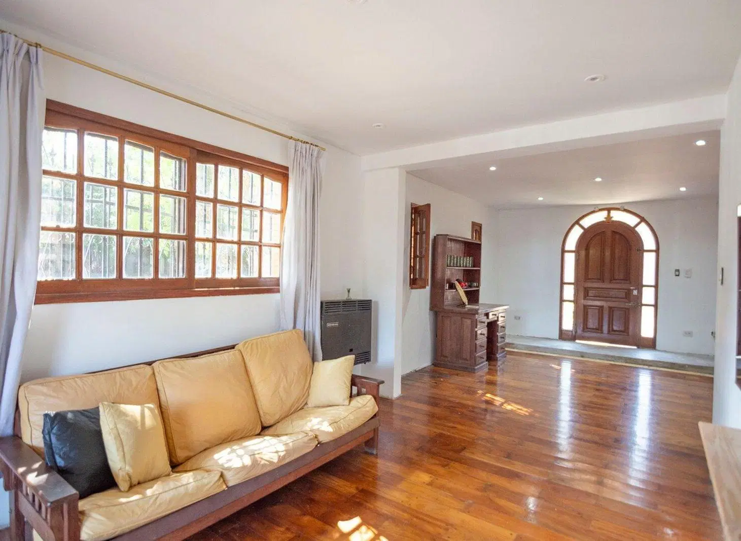 Casa 5 amb c/jardín, cochera, dep. en Don Torcuato 8