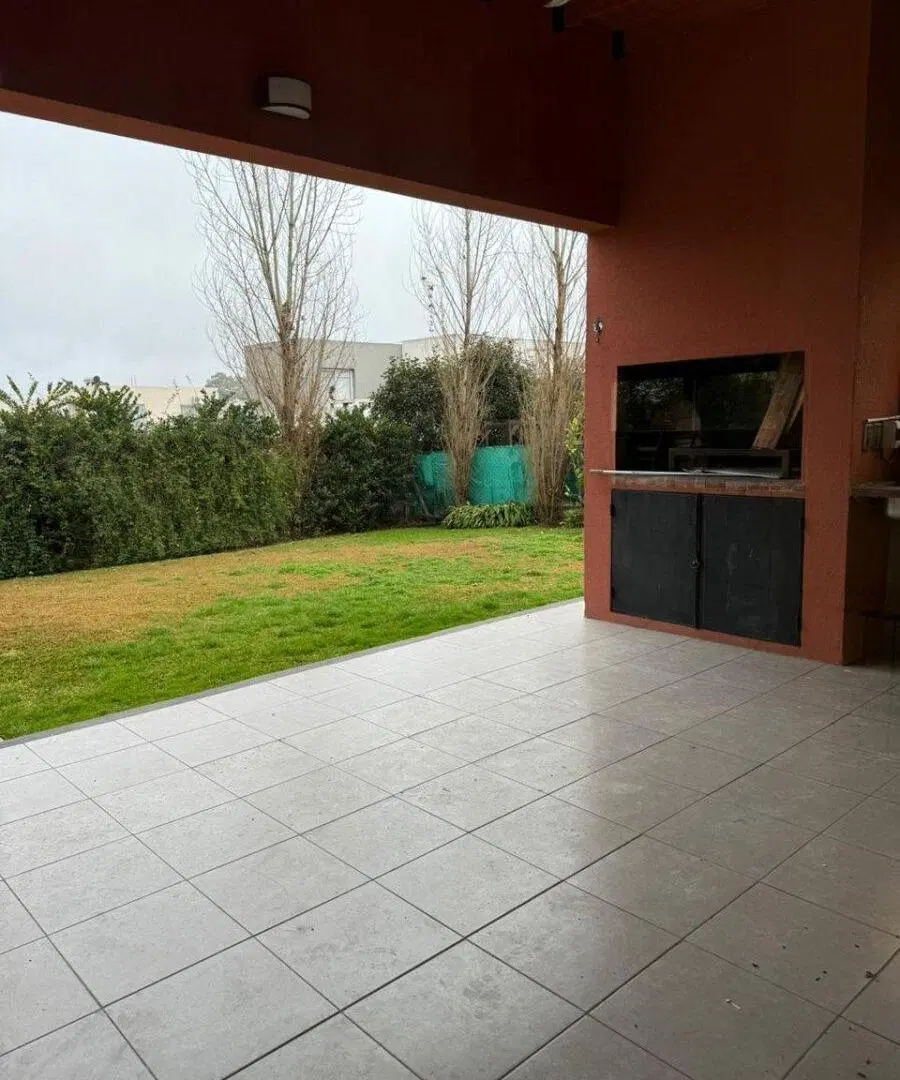 ALQUILER RESIDENCIAL CASA CON PARQUE Y PILETA SIN EXPENSAS 5