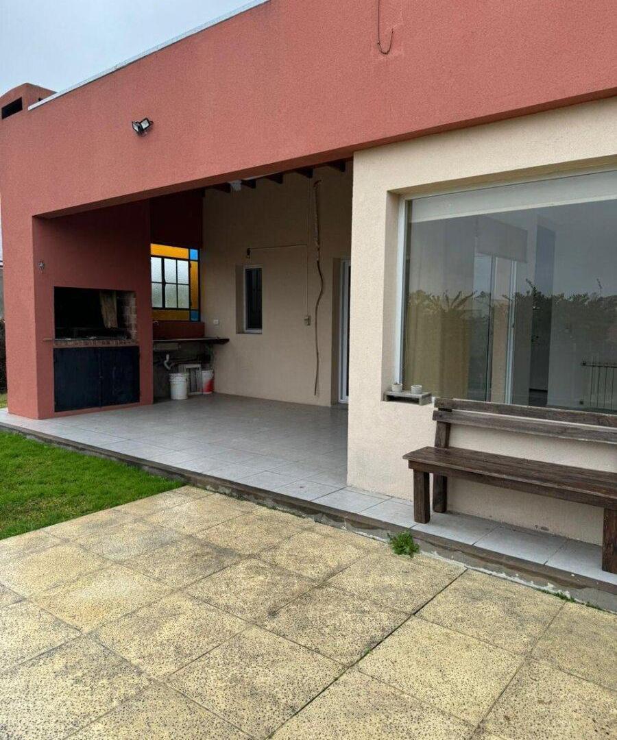 Foto de ALQUILER RESIDENCIAL CASA CON PARQUE Y PILETA SIN EXPENSAS, imagen 3