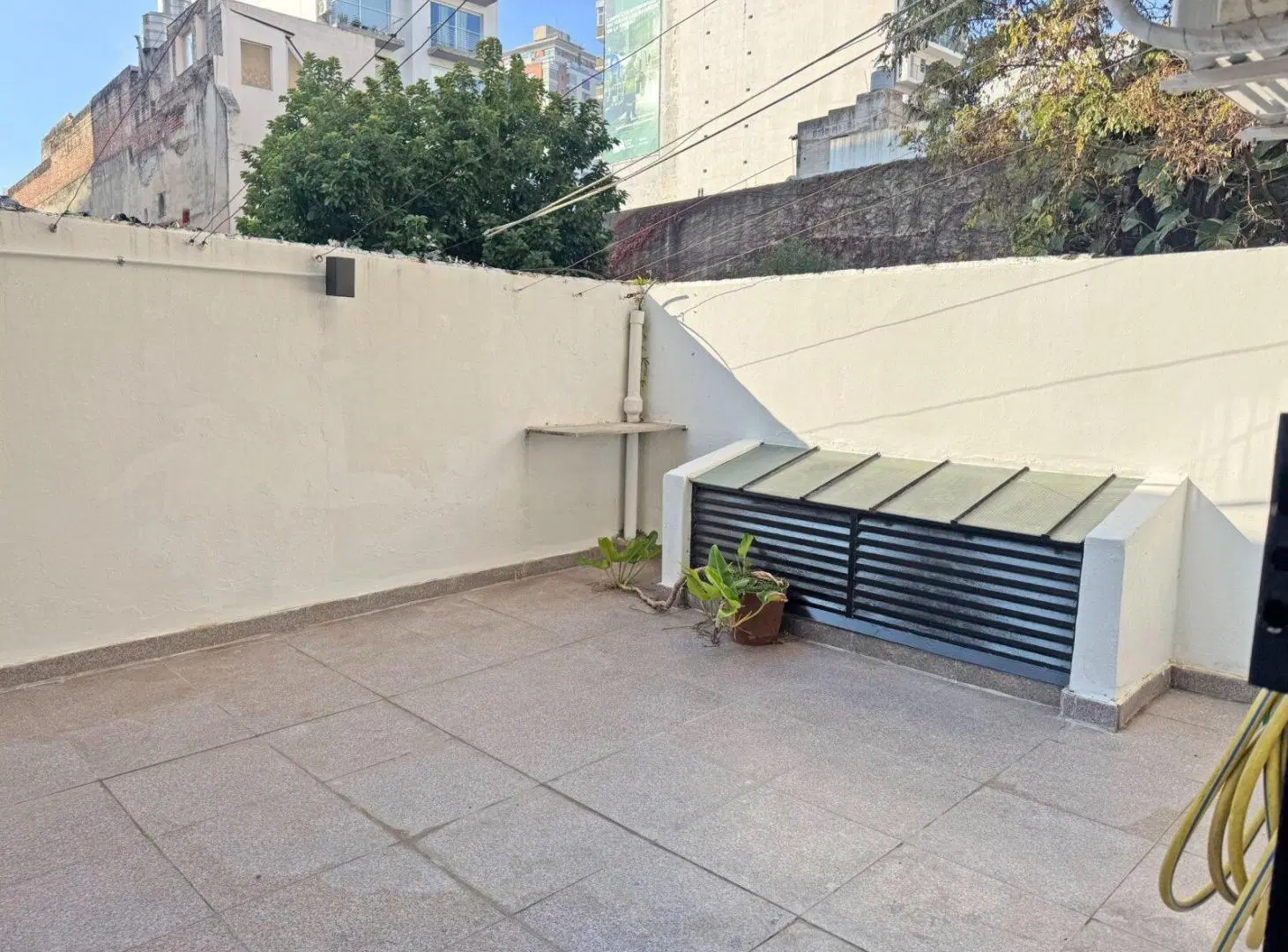 ALQUILER DEPTO 2 AMB CON PATIO Y LAVADERO - RECICLADO- 1er piso x ascensor 3