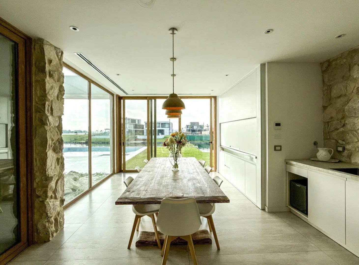 Venta Casa a la laguna 7 amb. en Barrio Los Puentes- Nordelta 2