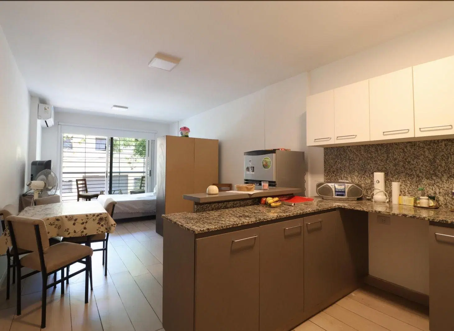 Departamento Monoambiente con balcon en Almagro 3