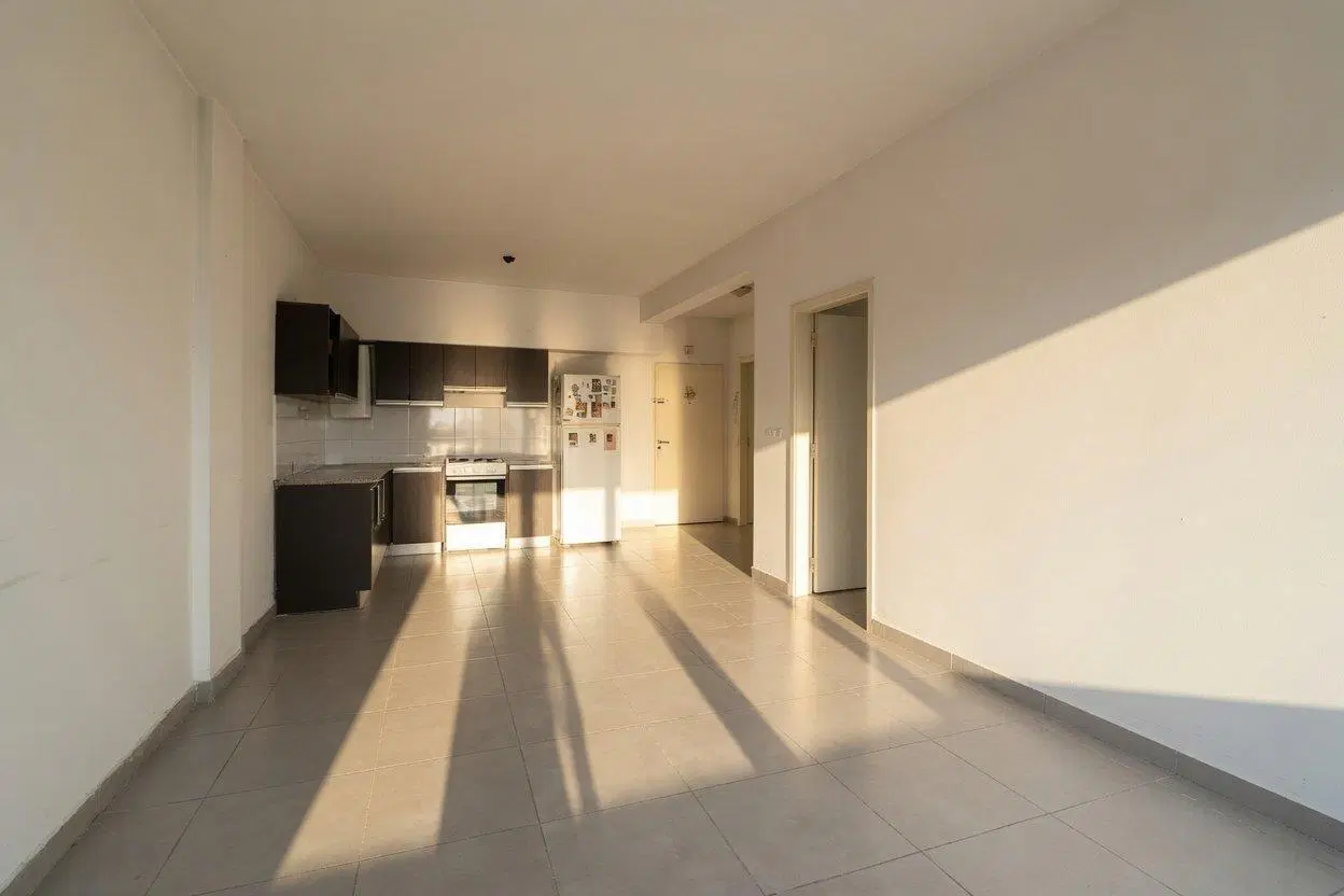 Venta Departamento 3 Ambientes Con Balcón en Monte Castro 2