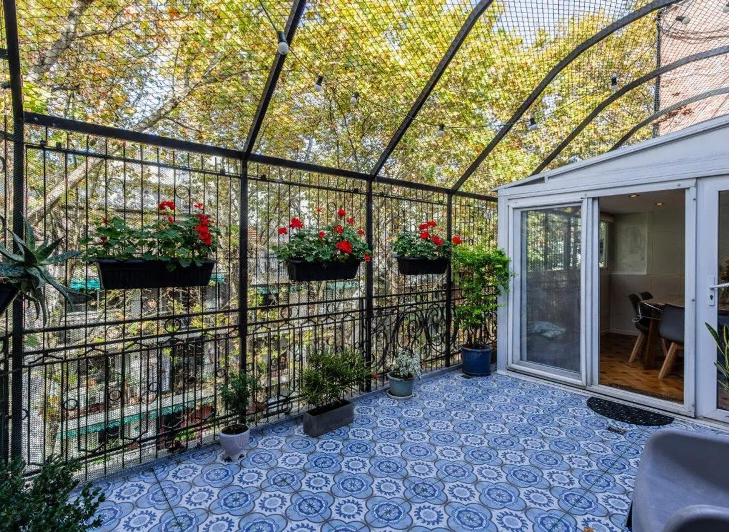 PISO ÚNICO DE CATEGORÍA CON TERRAZA PROPIA EN LAS CAÑITAS 5
