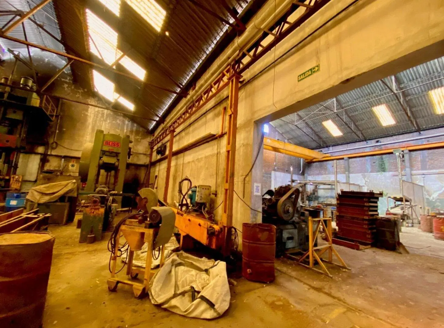 VENTA DEPOSITO INDUSTRIAL LANUS ZONA SUR 3000 M2 ex FABRICA METALURGICA 3