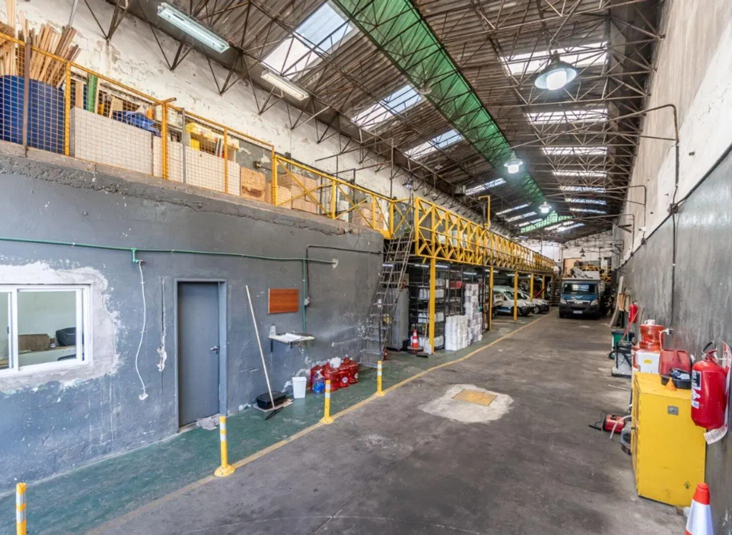 GALPON VENTA 2070 METROS CON RENTA EN DOLARES 3