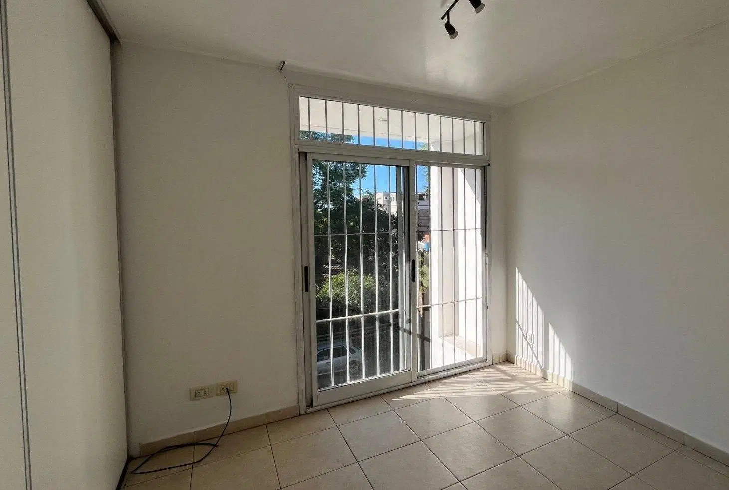 DÚPLEX EN CONDOMINIO PILETA – COCHERA- PILAR 5