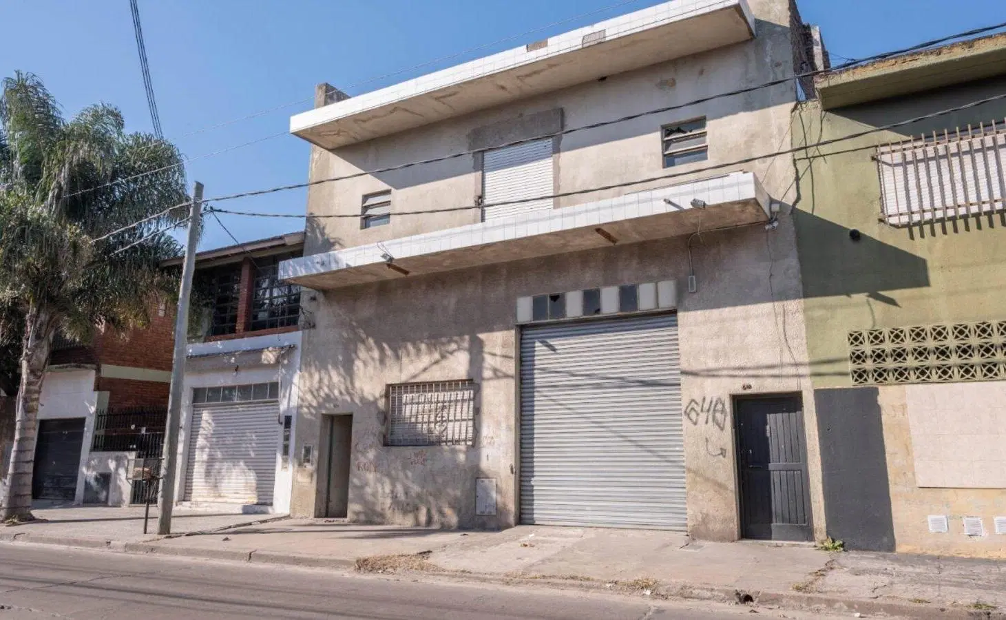 Venta GALPÓN DEPÓSITO CON VIVIENDA - LOMAS DEL MIRADOR 4