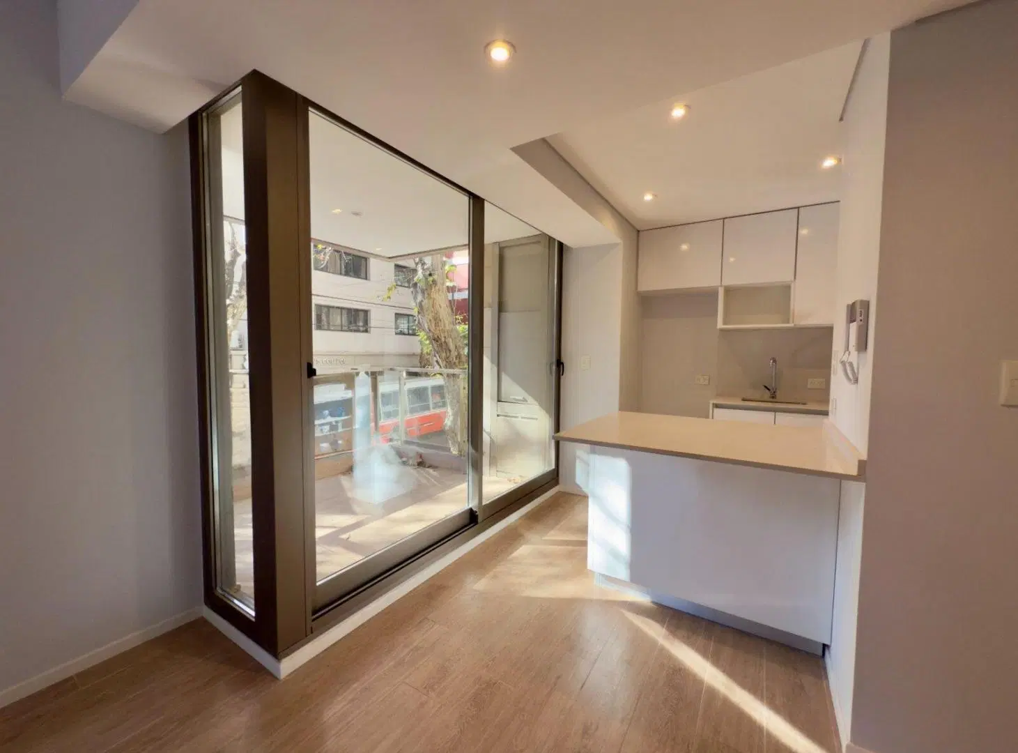 EXCLUSIVO MONOAMBIENTE A ESTRENAR CON BALCÓN ATERRAZADO Y PARRILLA 2