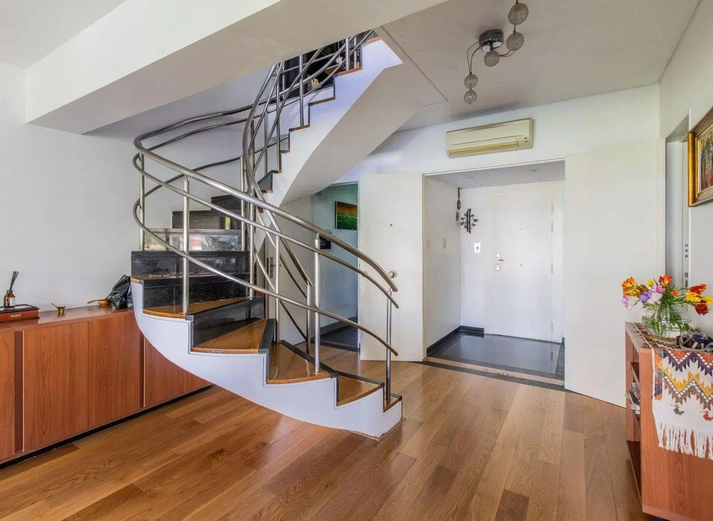Venta Depto. 4 Amb. C/Balcón y Terraza - Belgrano 5