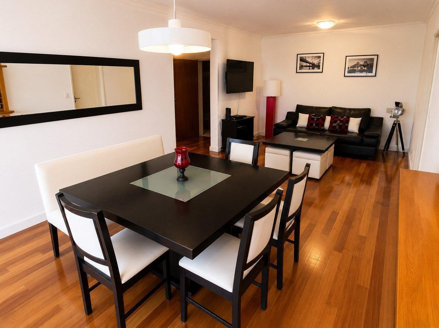 Venta Depto 3 Ambientes Puerto Madero con Cochera y Vista al Puente de la Mujer