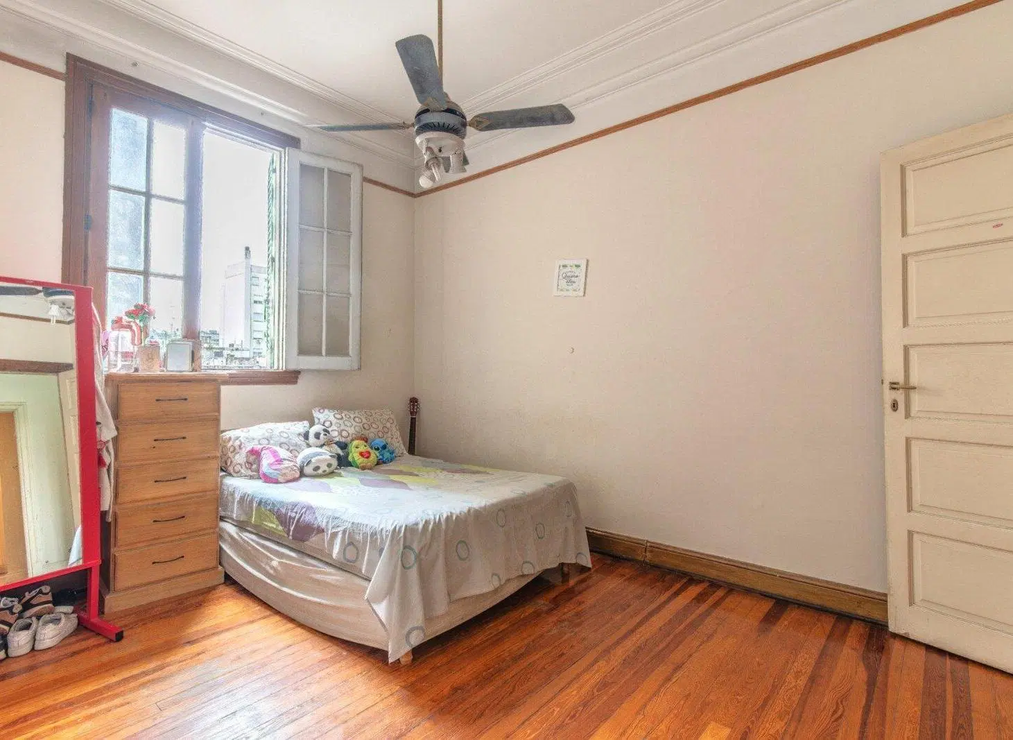 Venta Depto. Semipiso 4 Amb c/Dependencia - Flores 2