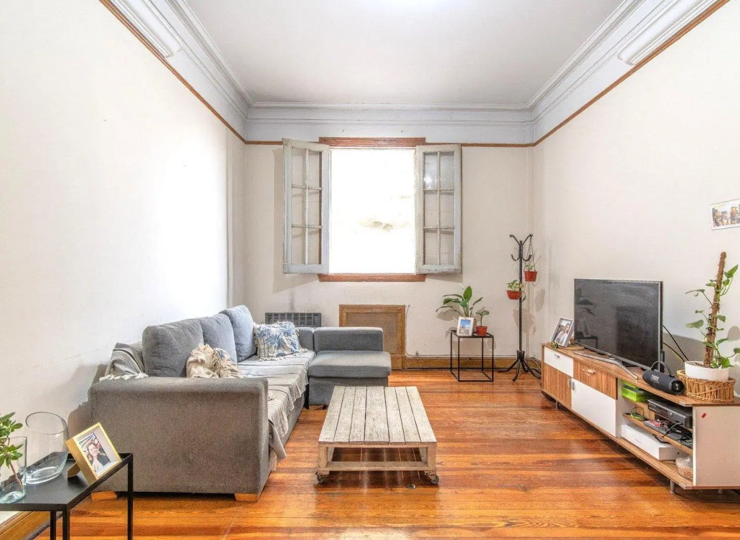 Venta Depto. Semipiso 4 Amb c/Dependencia - Flores 3