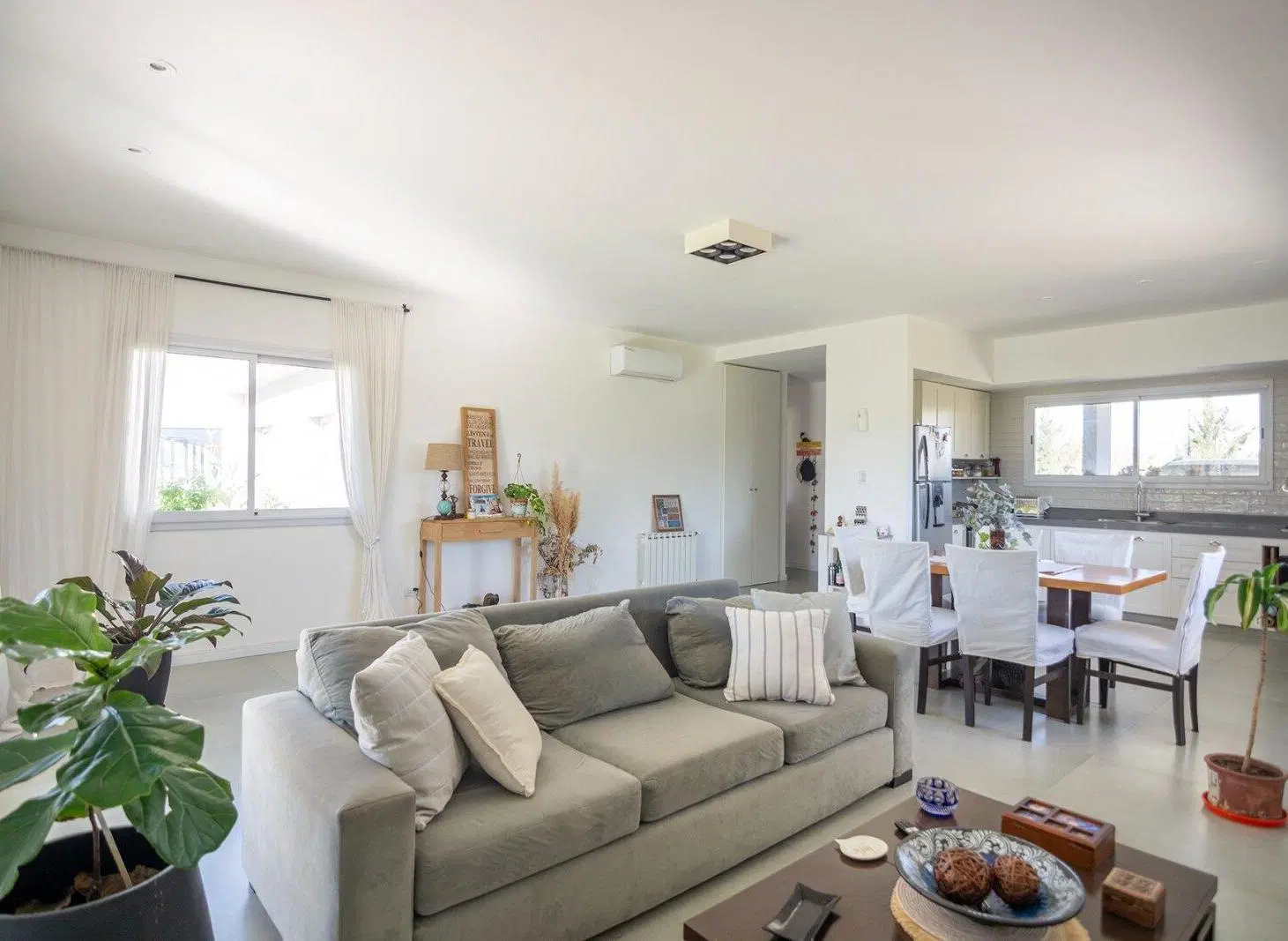 VENTA CASA EL NAUDIR  ESCOBAR, 4 AMB CON PILETA 2