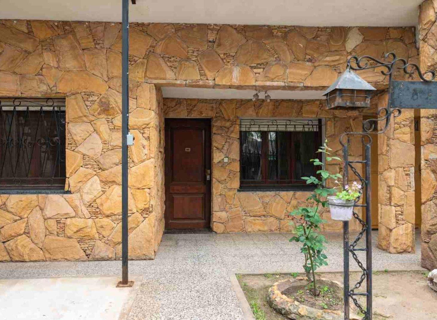PH al Frente Planta Baja con Patio Apto Crédito