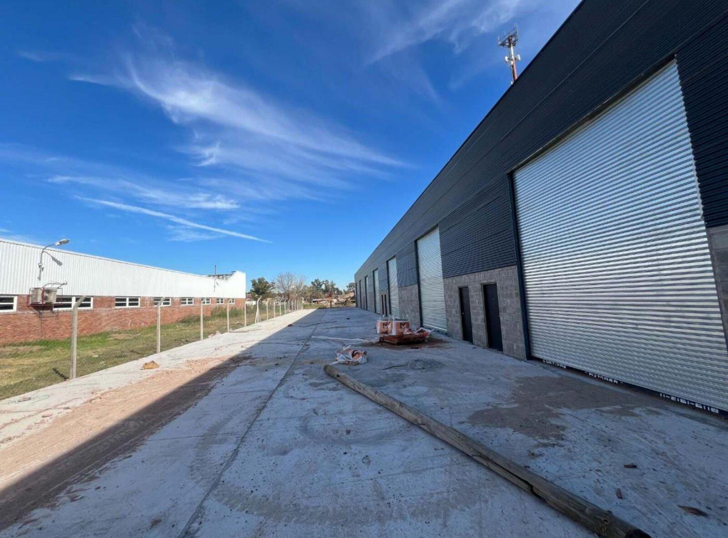 VENTA GALPON CON RENTA 1825 M2 CUBIERTOS PILAR
