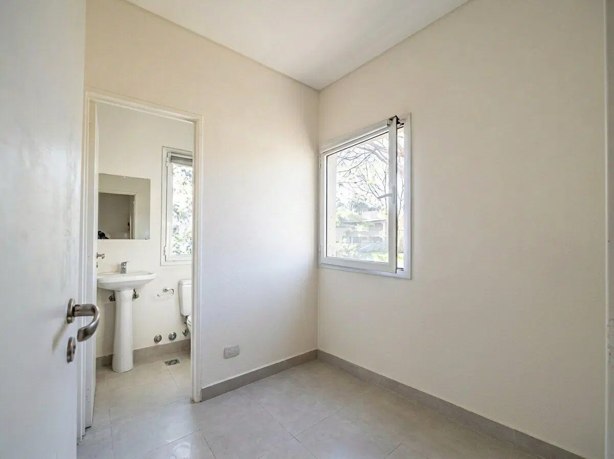 VENTA CASA 4 AMB CON DEPENDENCIA | BARRIO PRIVADO LA RESERVA | PILAR | JARDÍN Y PISCINA 4
