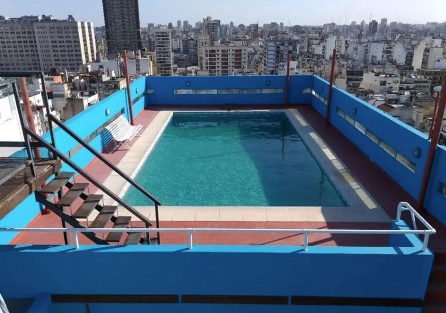 Venta Amplia Cochera en Recoleta - Edificio de Categoría 5