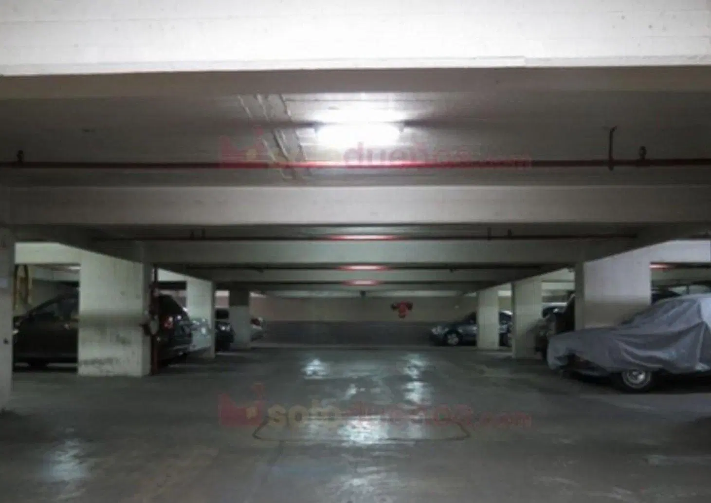 Venta Amplia Cochera en Recoleta - Edificio de Categoría 4