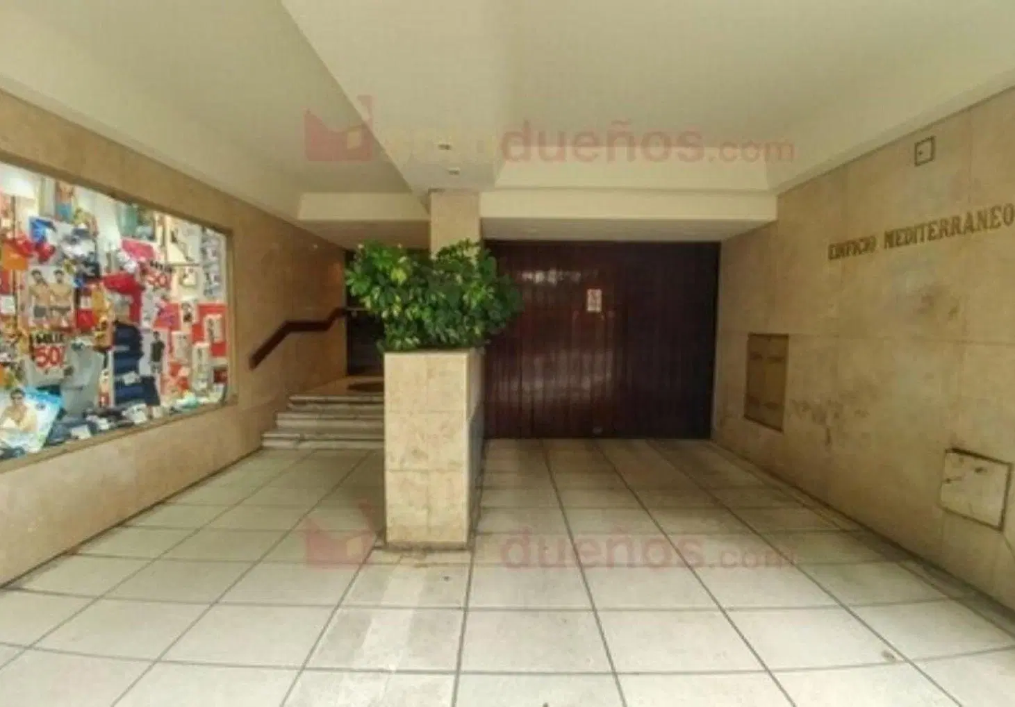 Venta Amplia Cochera en Recoleta - Edificio de Categoría 2