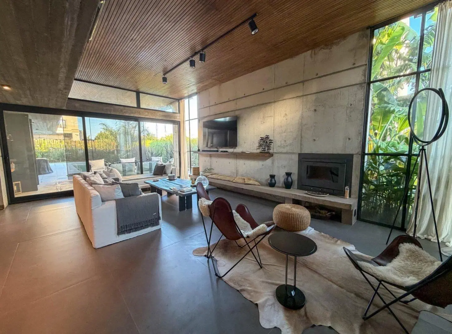 Venta casa 3 amb. mas escritorio, en una planta en Alvear de Benavidez 8