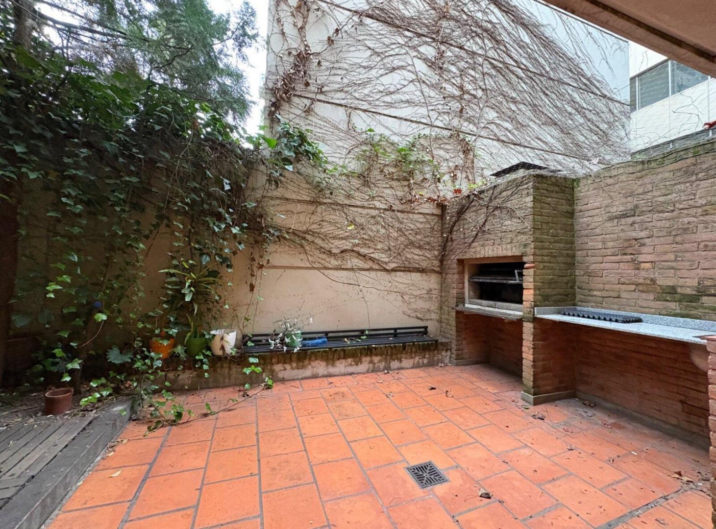 Venta | 3 Ambientes sobre Av. Libertador en Acassuso | Patio, Parrilla, Cochera y Baulera
