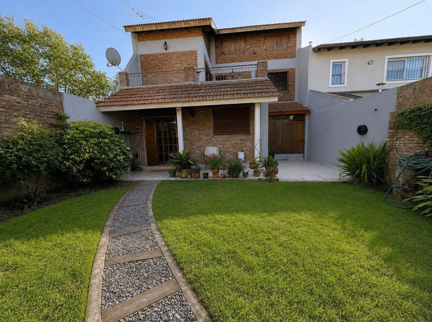 VENTA CASA 5 AMB CON PARQUE Y QUINCHO 2