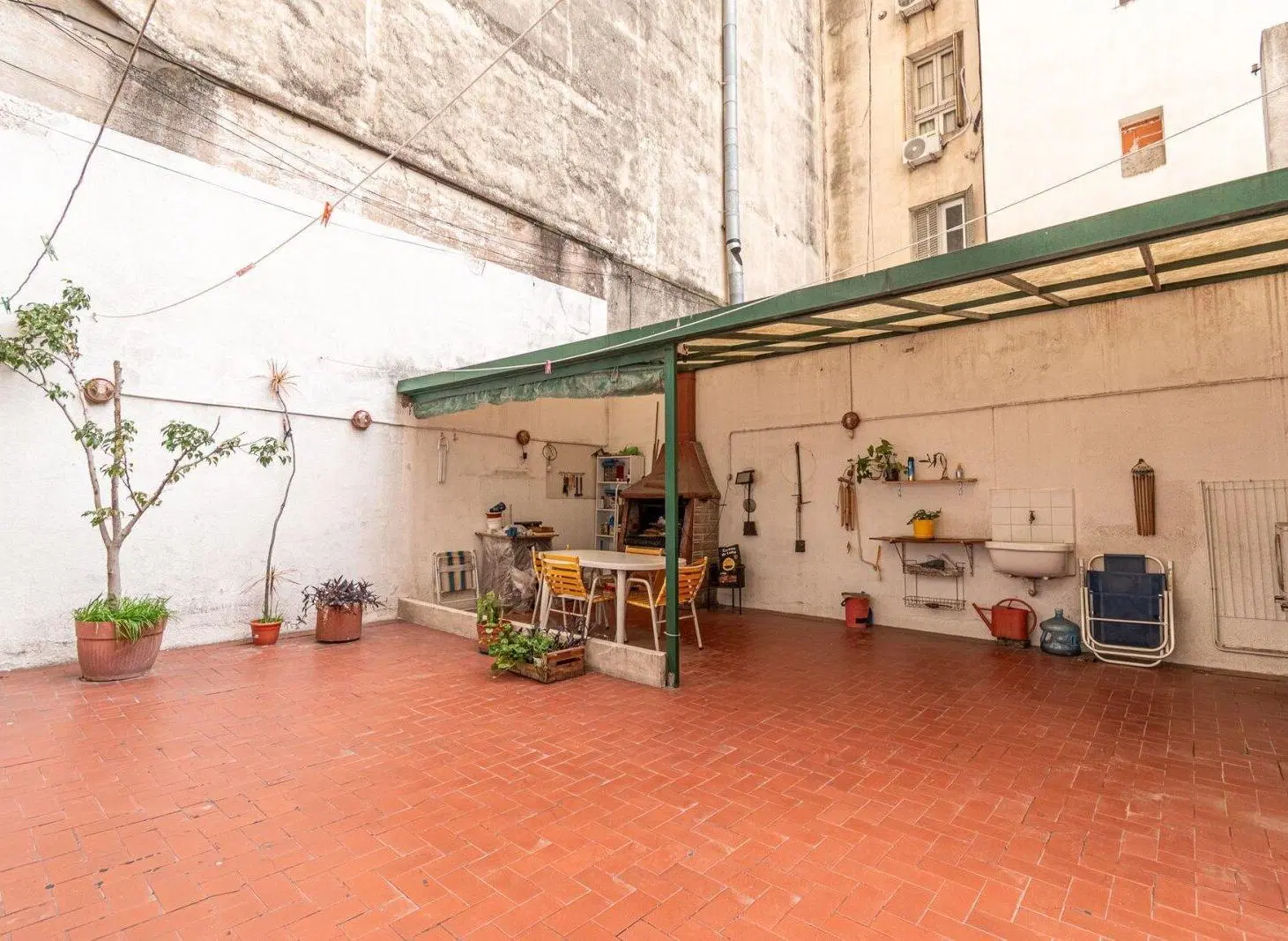 DEPTO EN VENTA 4AMB PATIO 50M2 SEG. 24HS ALMAGRO 5