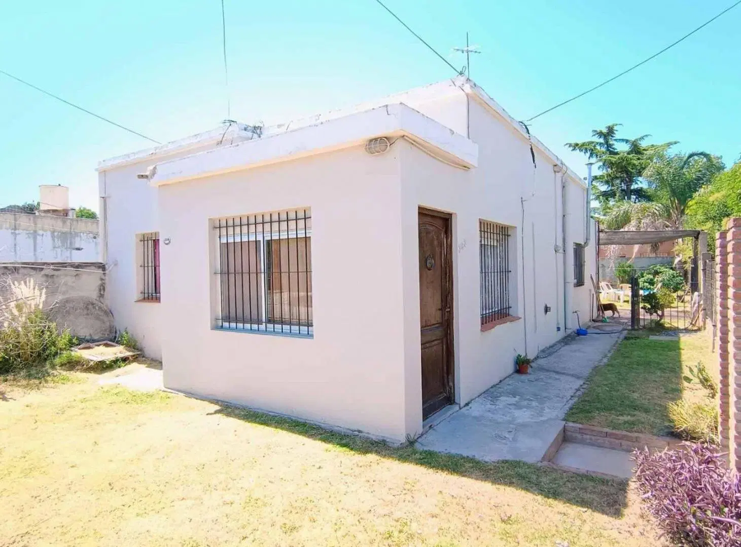 VENTA CASA CON PILETA JARDIN MORENO APTO CREDITO 2