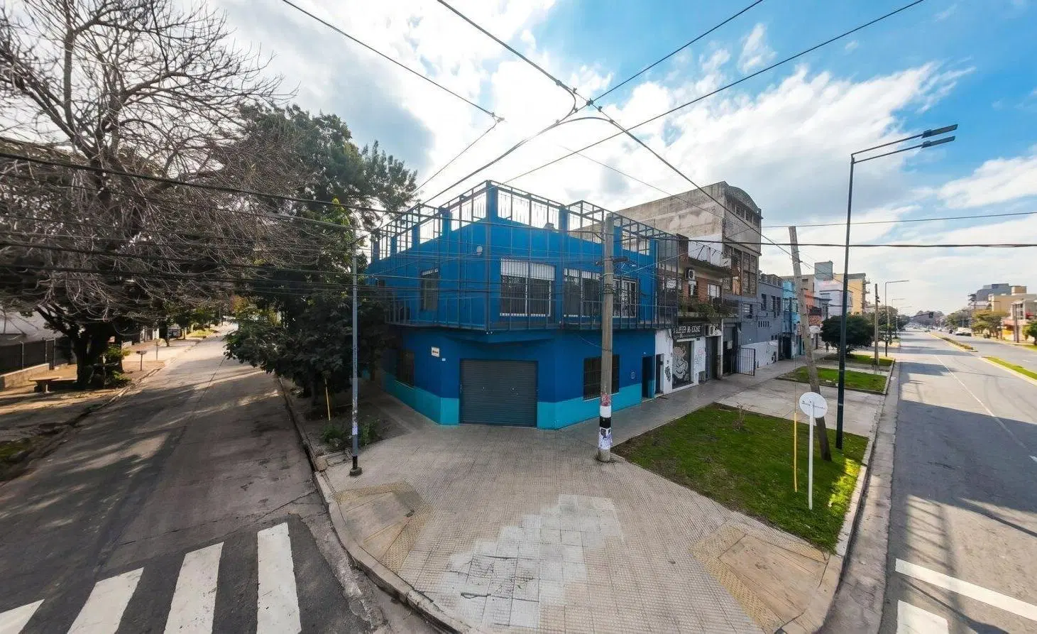 ESQUINA COMERCIAL SOBRE AV. ILLIA | 367 m² Cubiertos | Local + Oficinas + Depósito 5