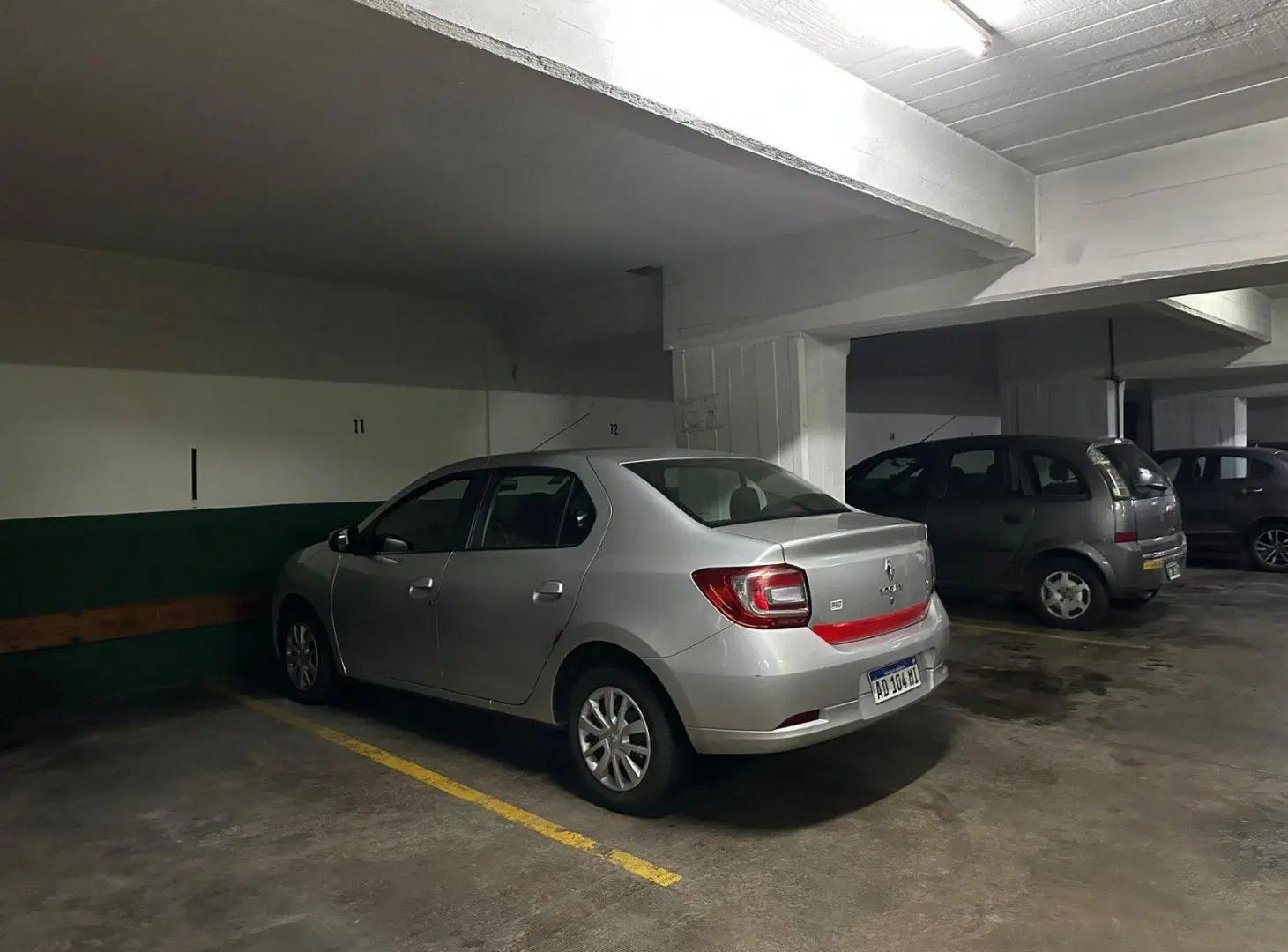 VENTA COCHERA EN EXCELENTE UBICACION EN RETIRO 2