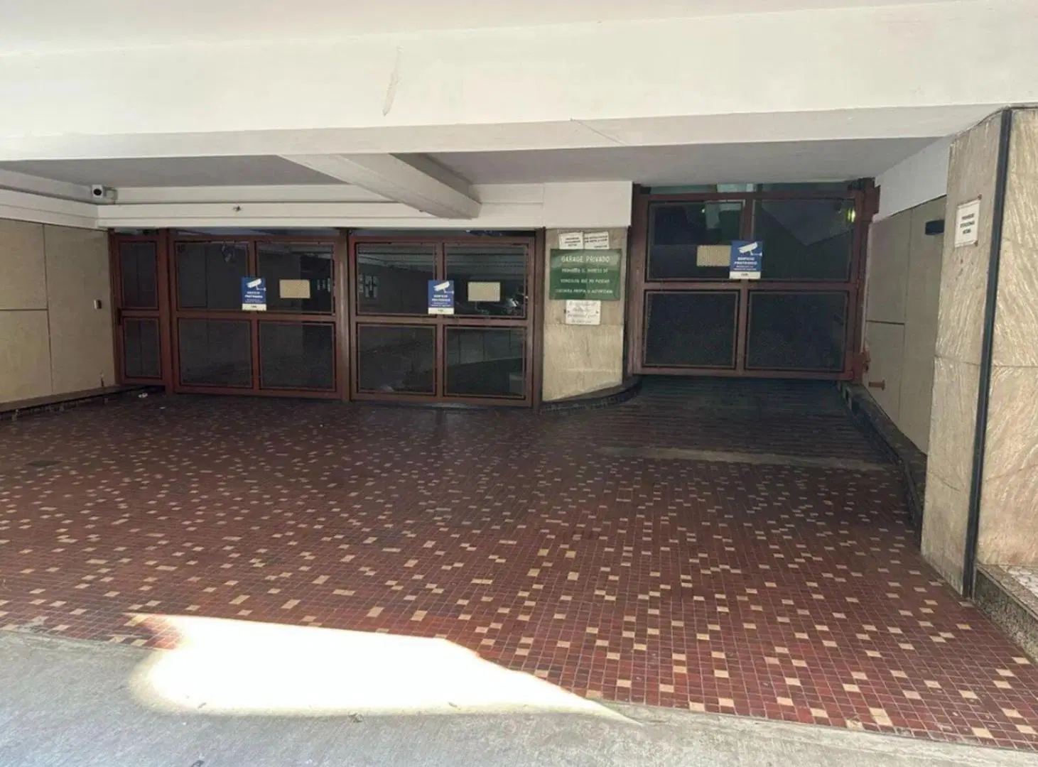 VENTA COCHERA EN EXCELENTE UBICACION EN RETIRO 4