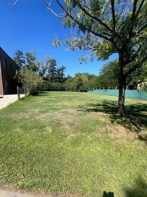 Lote en barrio Los Tilos, Pilar. 1100 m2 4
