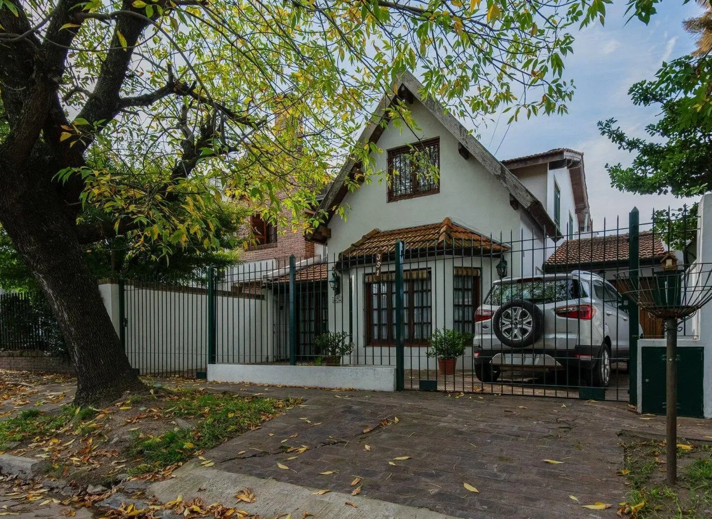 VENTA DE CASA EN HURLINGHAM 7 AMB-PILETA-QUINCHO-PARQUE 5
