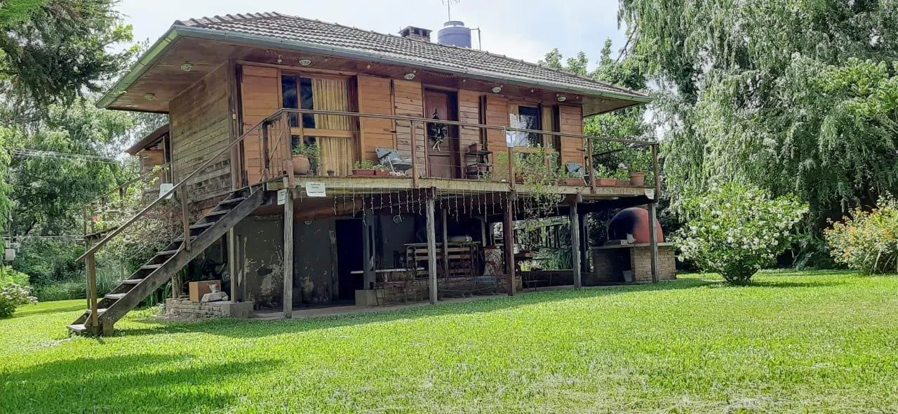 Venta casa SOBRE RIO CARAPACHAY, LUGAR ESTRATEGICO! 2