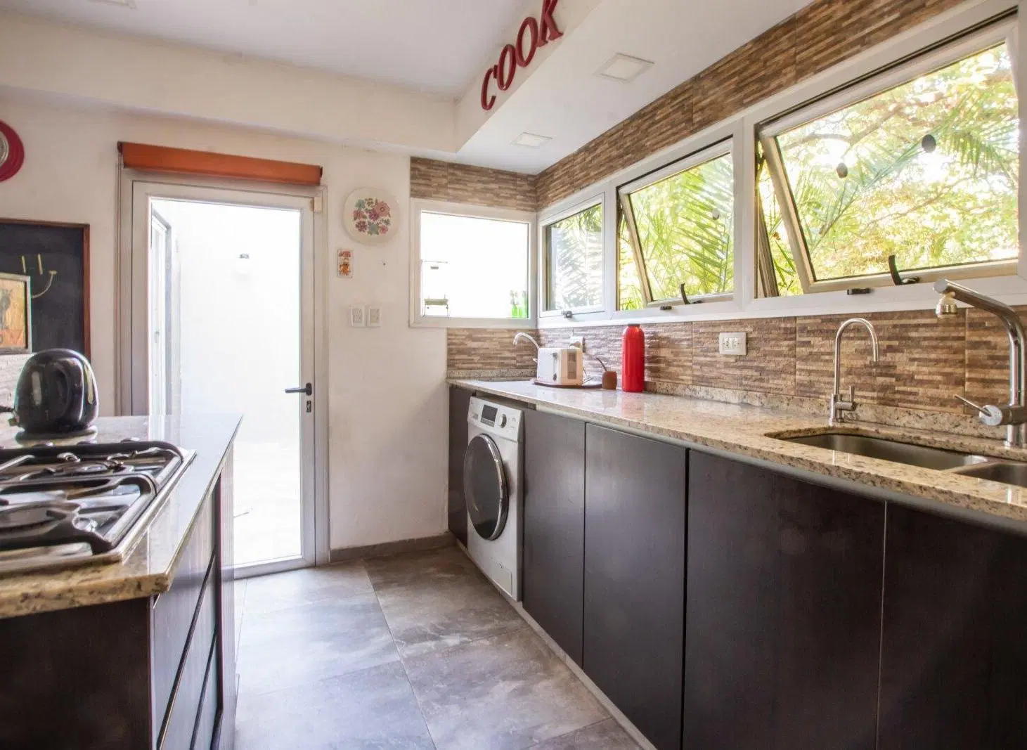CASA 3 AMBIENTES C/ COCHERA Y GRAN DE FONDO (51m2) 3