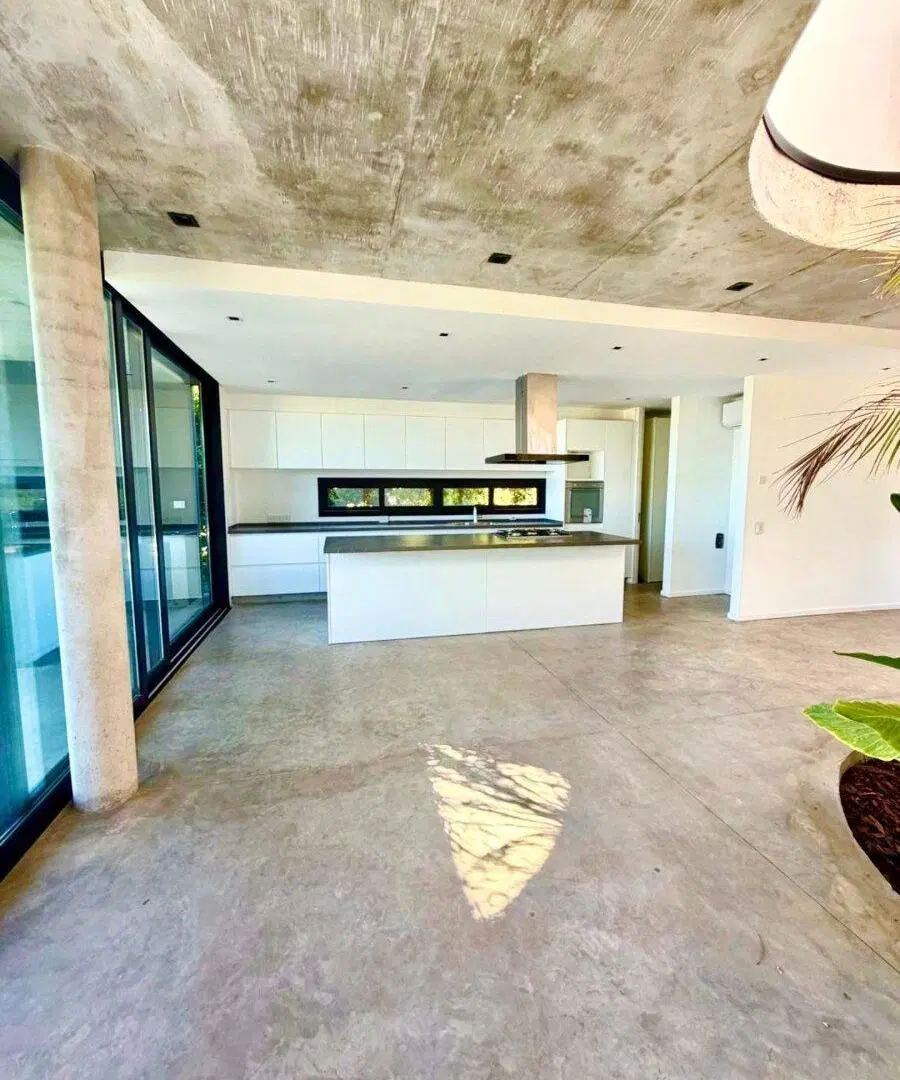 CASA EN VENTA- BARRIO MARINAS-PUERTOS DEL LAGO 3