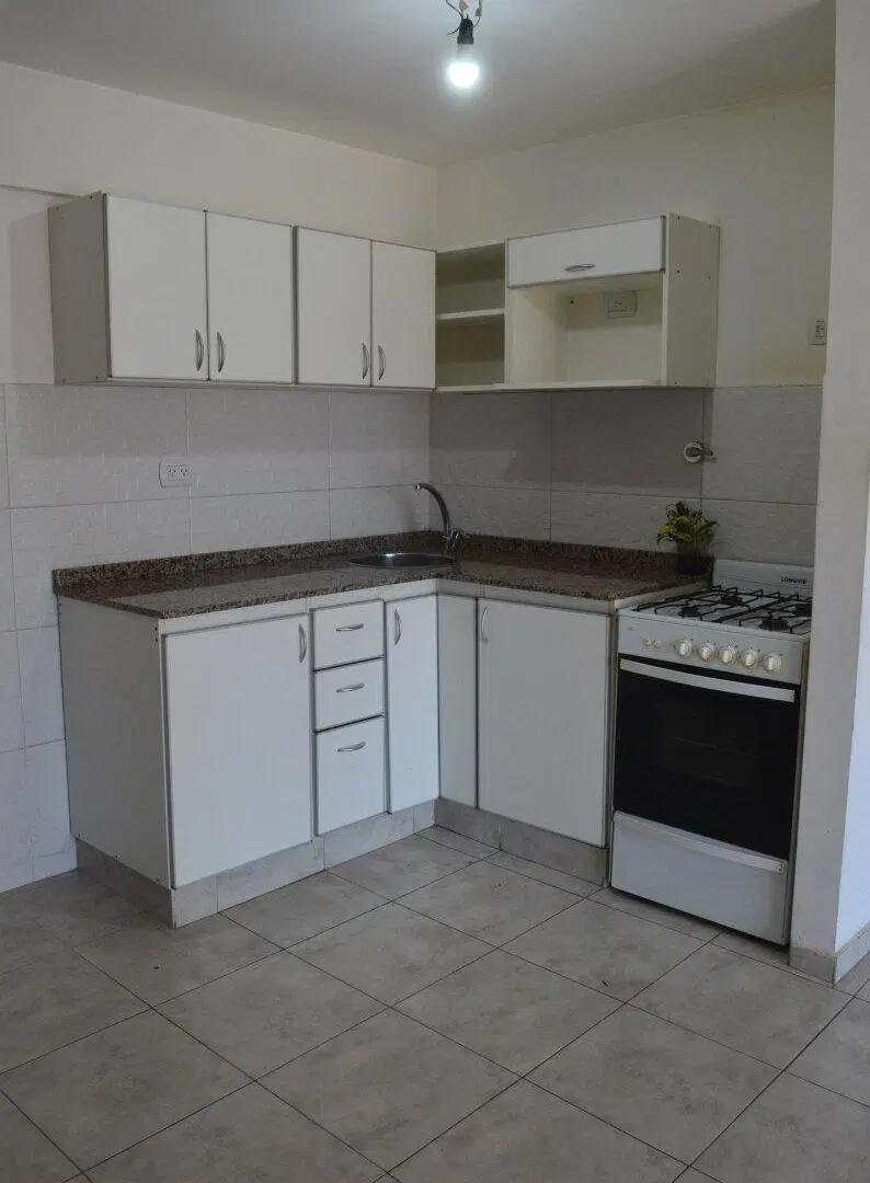 VENTA DEPARTAMENTO 2 AMBIENTES CON BALCÓN EN MORÓN – EXCELENTE ESTADO Y UBICACIÓN 4