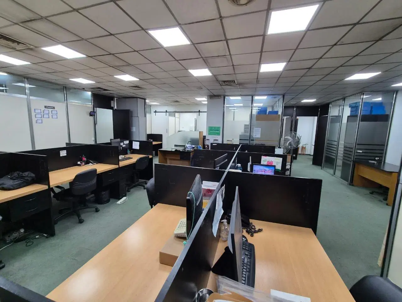 Alq Oficina microcentro, 225 m2, c/ 2 cocheras 4