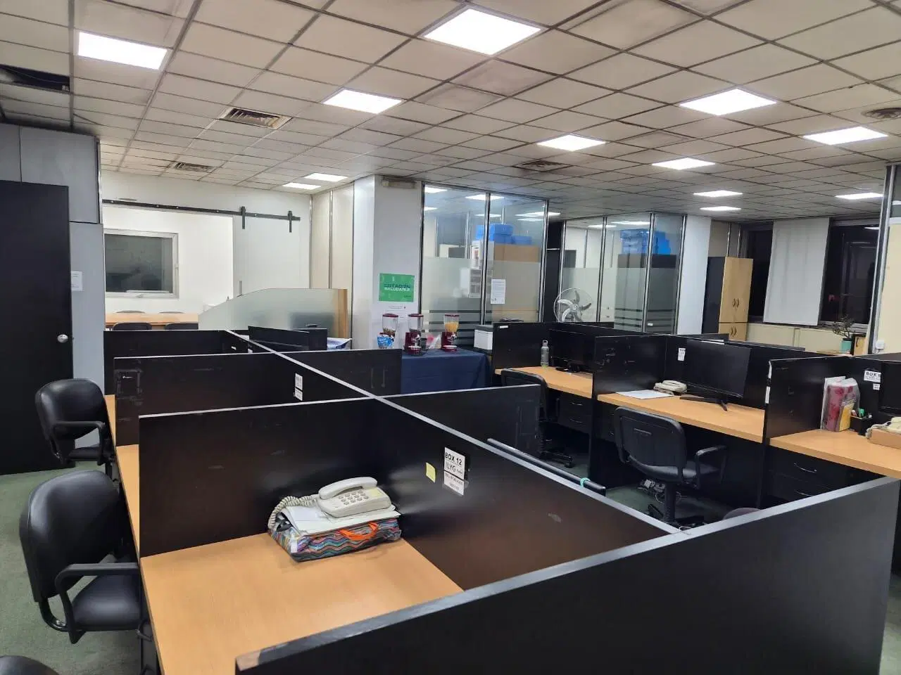 Alq Oficina microcentro, 225 m2, c/ 2 cocheras 3