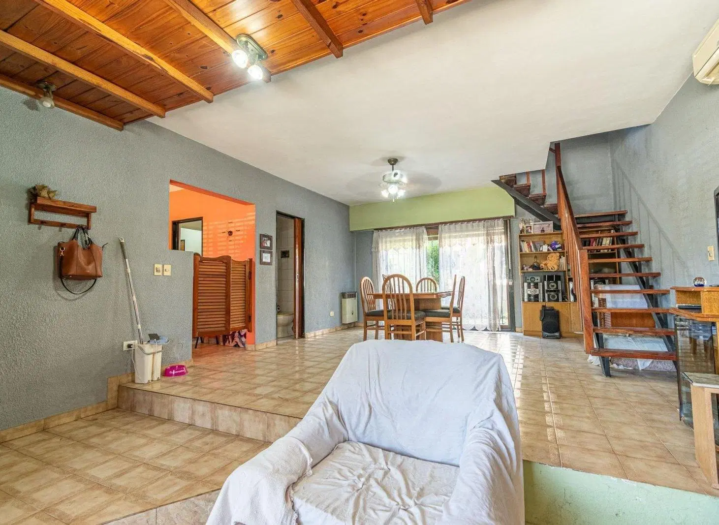 VENTA CASA 3 AMB EN HURLINGHAM C/ JARDÍN Y GARAGE 4