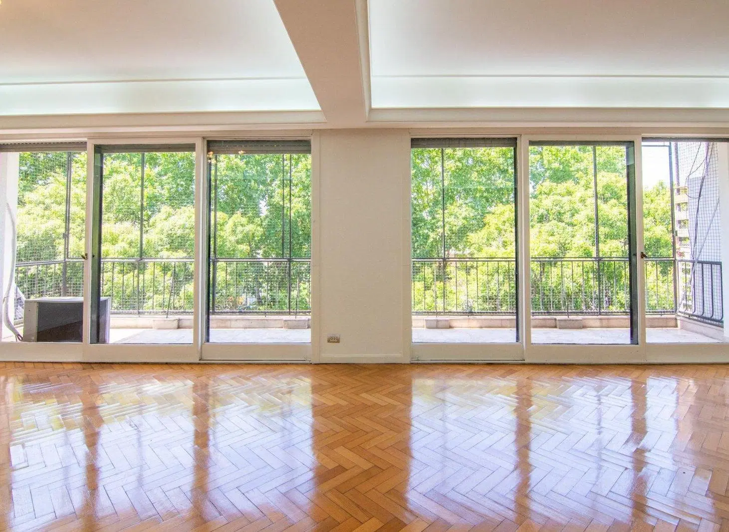 Venta Piso,  5 amb con balcon y Cochera,  Devoto 2