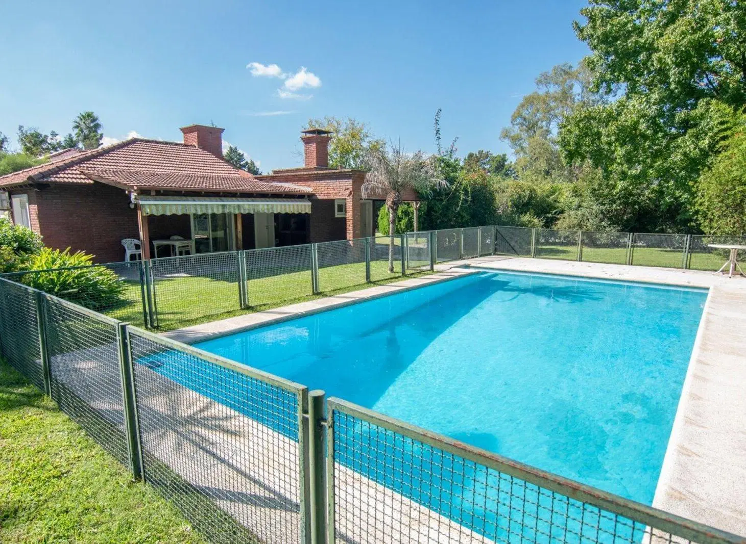 CASA en venta 5 amb + dep en LOS CARDALES C CLUB 2