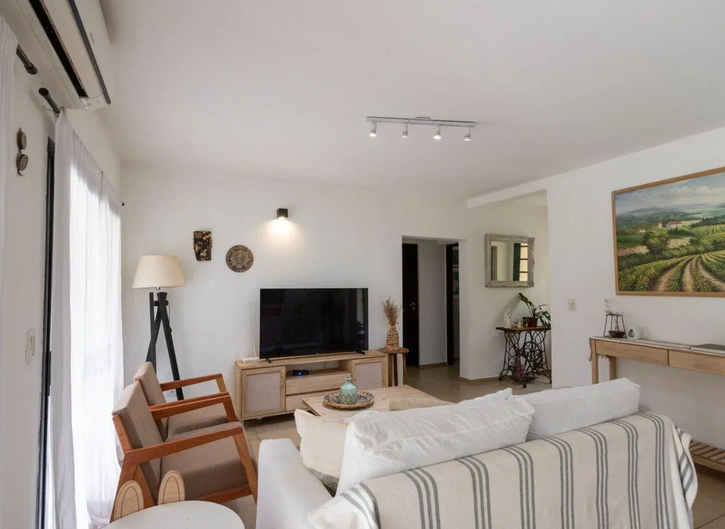 VENTA CASA 5 AMBIENTES - ROBLE JOVEN PILAR 2