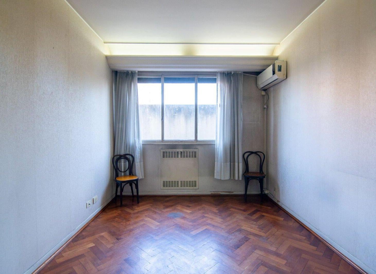 Venta Dpto 3 ambientes con patio Constitucion